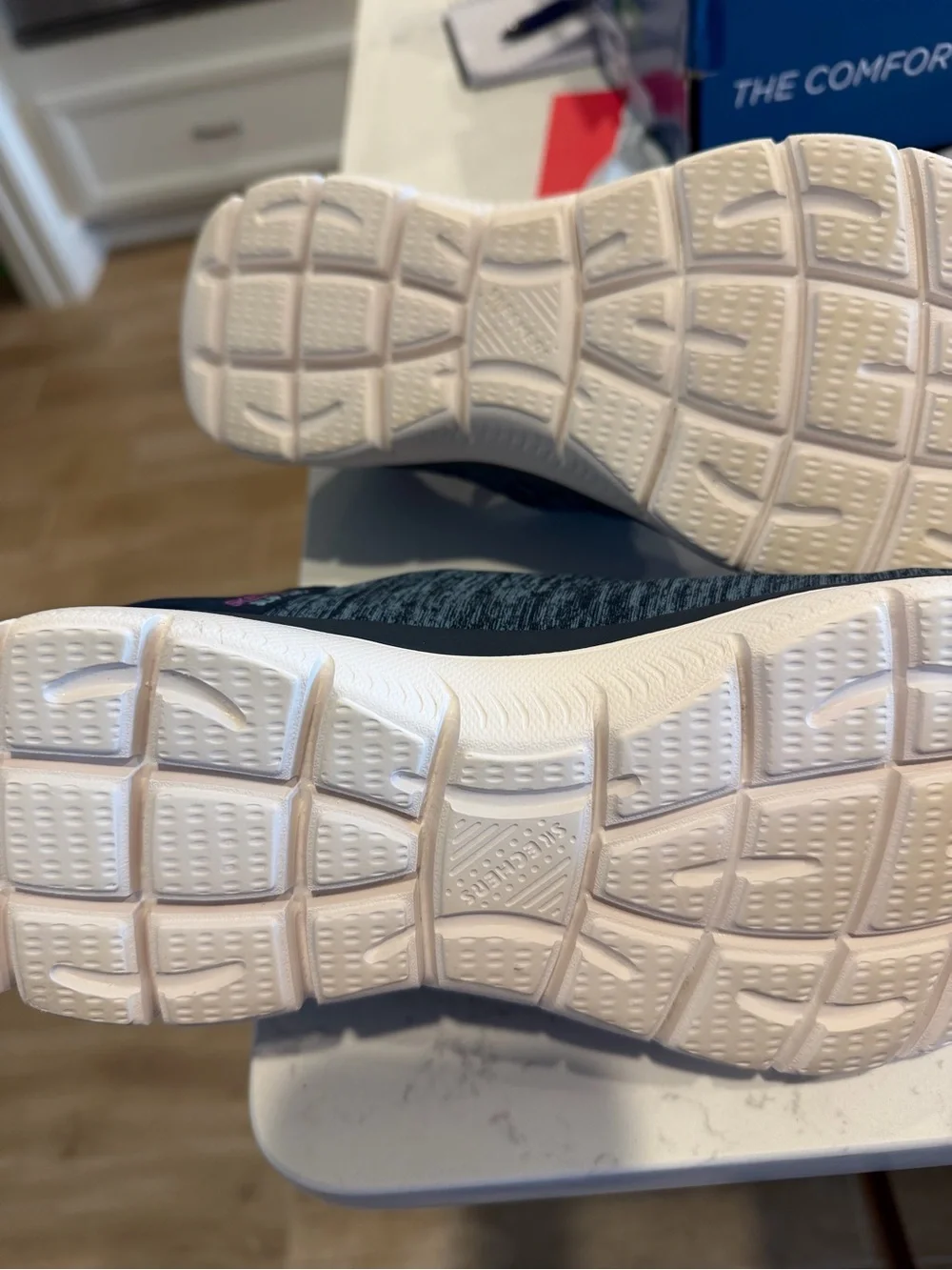 Skechers Hands Free Slip Ins Sneakers NIB